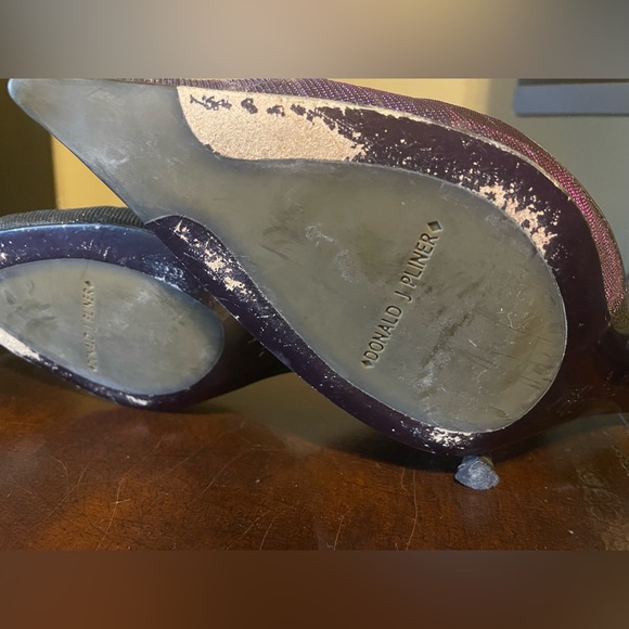 Donald J Pliner metallic heeled slides, size 10 - Picture 9 of 9